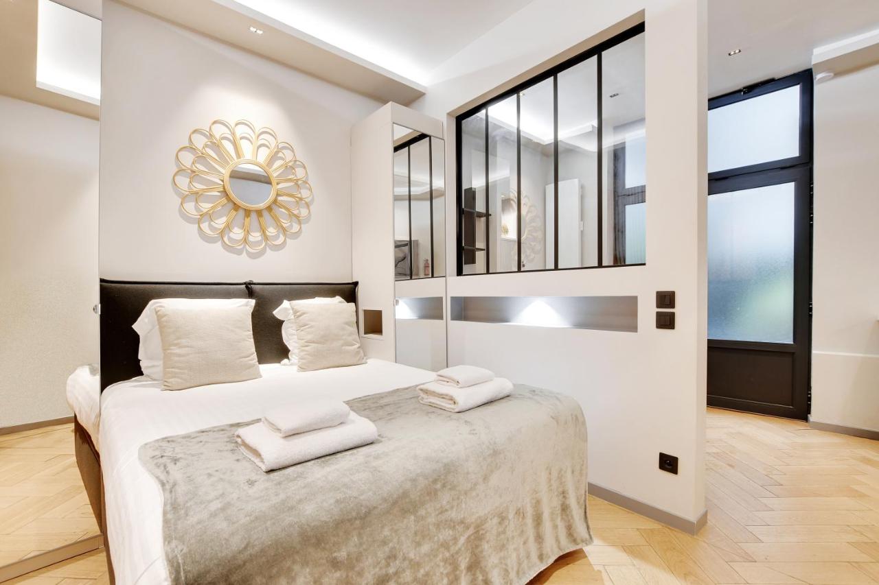 Pick A Flat's apartment in Champs-Elysées - Rue Marbeuf - Chambres d’hôtes Paris