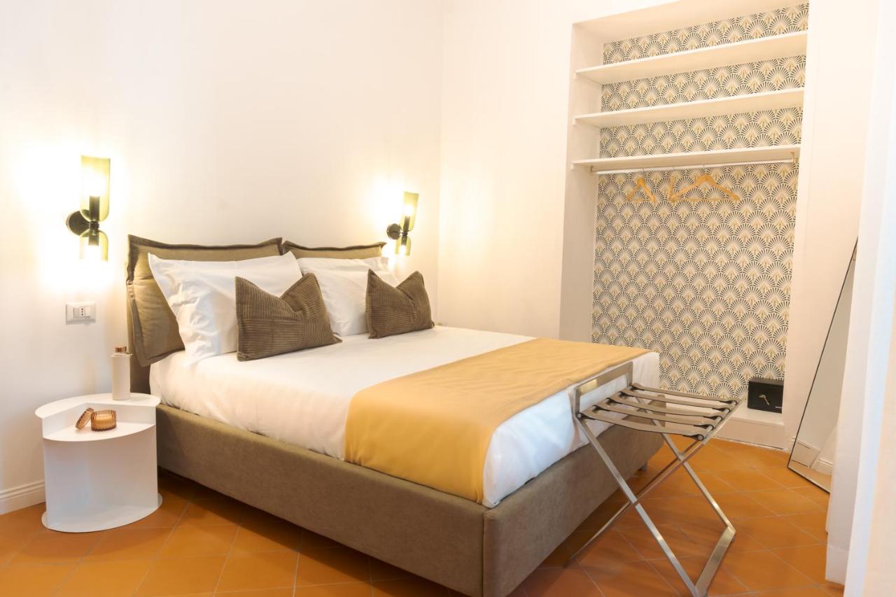 Palazzo Castriota Scanderbeg - the rooms - B&B Napoli
