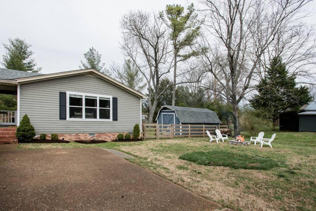 The Franklin Farmhouse, Franklin, TN - B&B