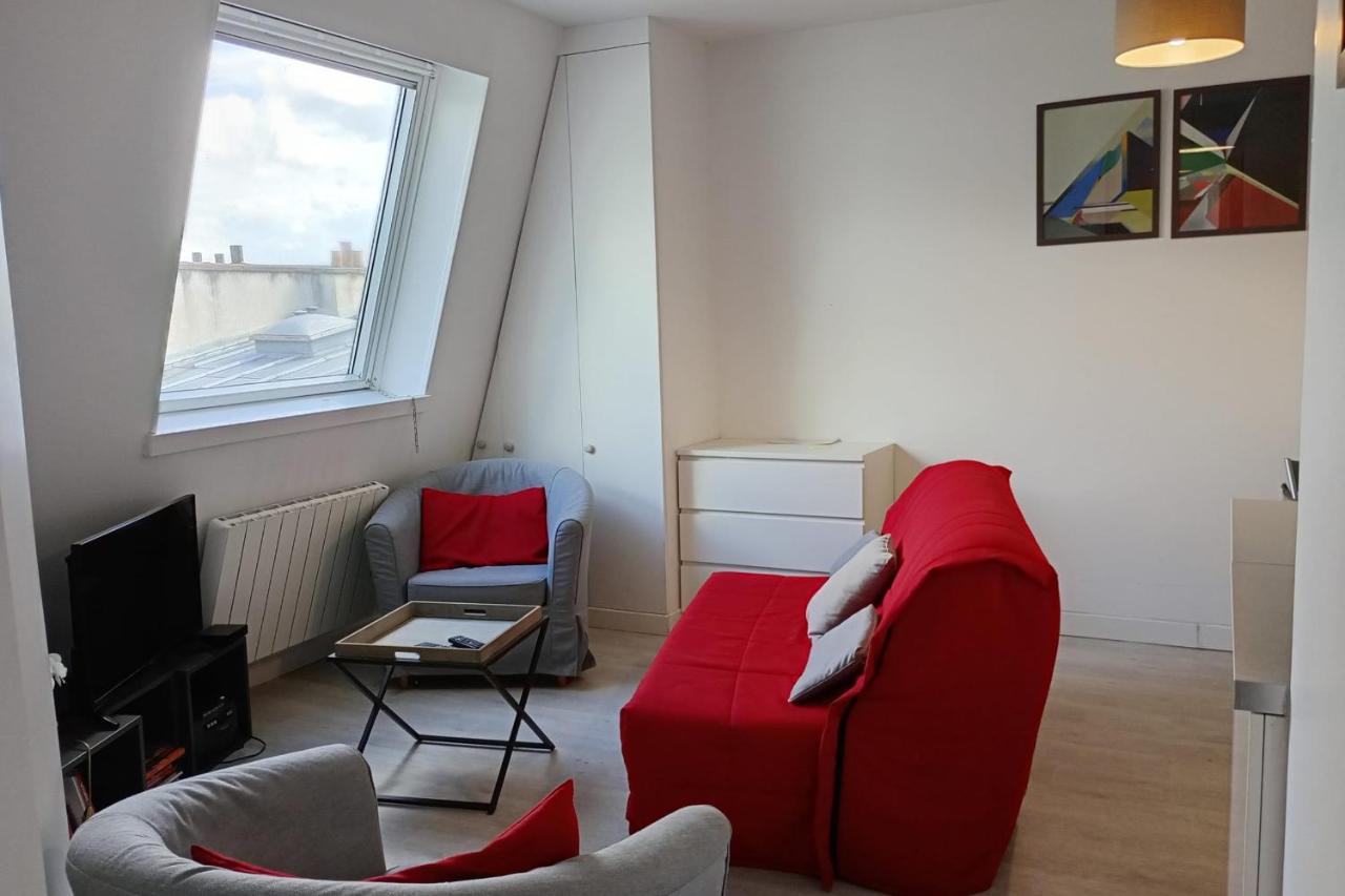 Charming 2 rooms in front of the Square Montholon - B&B Parigi