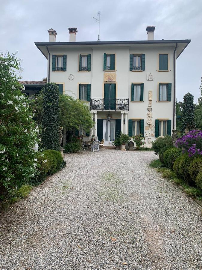 Villa Leonati - Bed and Breakfast