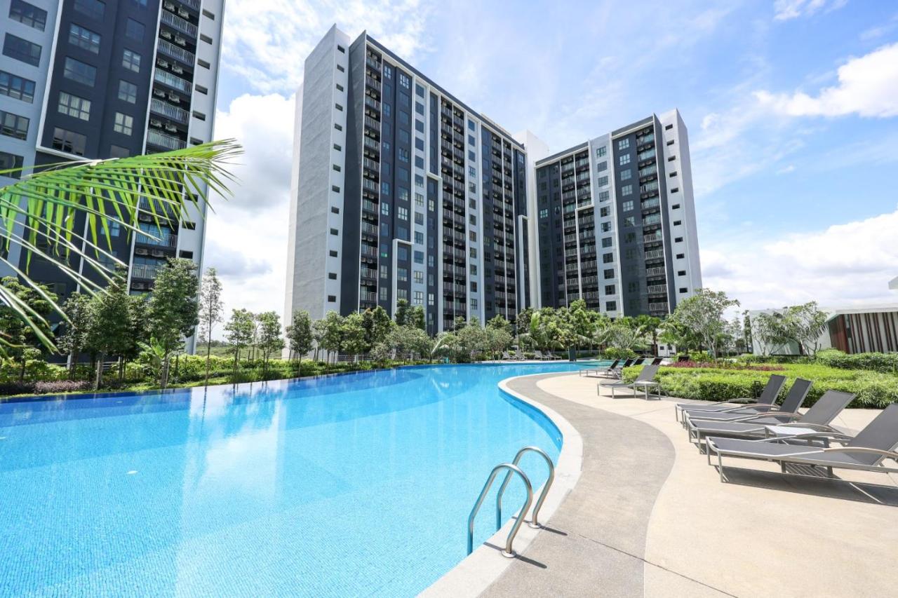 Maya Bay Residence Banting Icon Stay - B&B