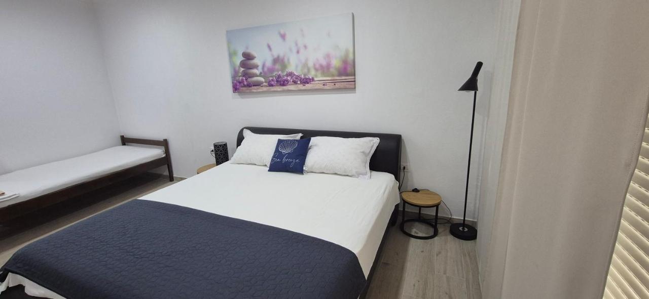 Camera Matrimoniale/Doppia con Letti Singoli con Letto Supplementare