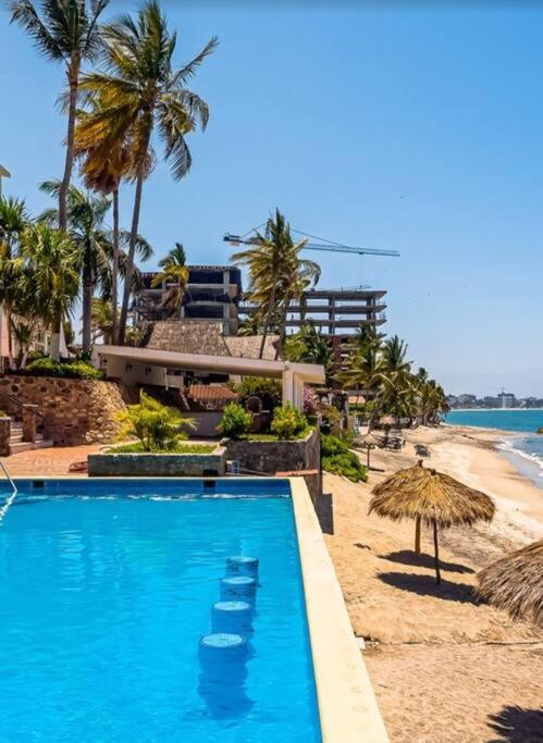 Oceanfront Bucerias Casita Oasis Condo - Large Studio - B&B