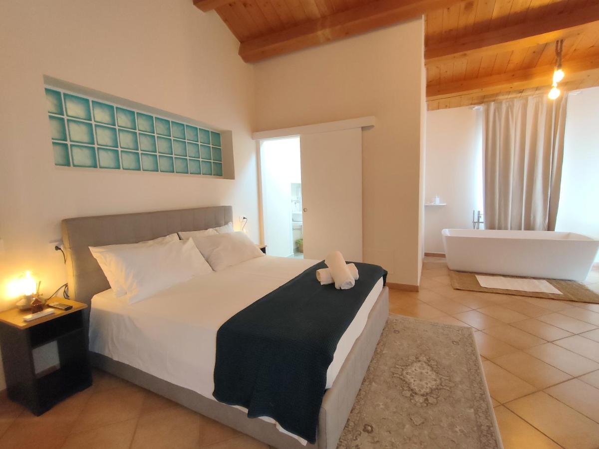 Deluxe King Suite