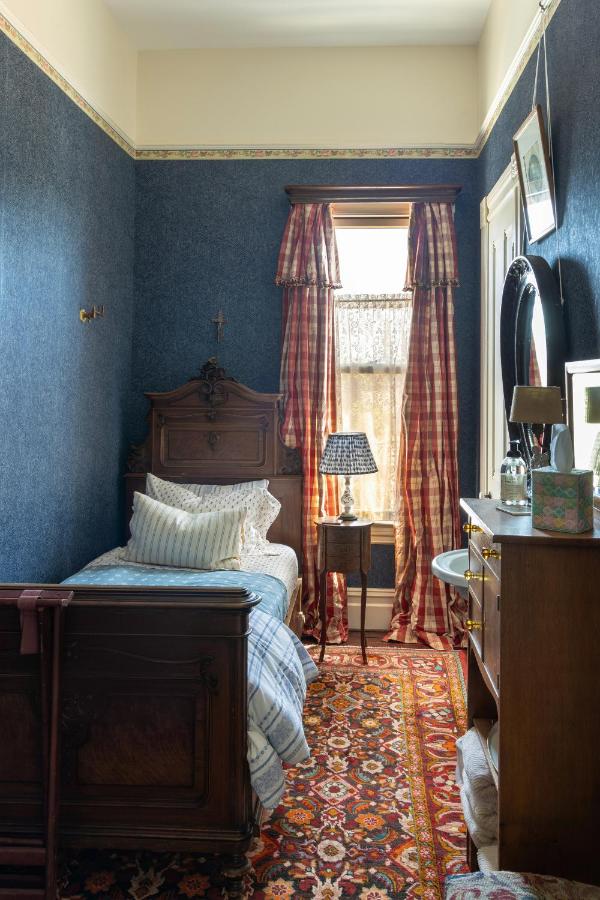 Single Room with Private Bathroom