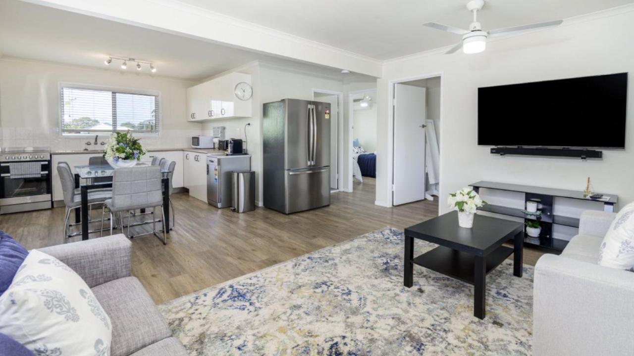 Bribie Beachview Apartment - B&B