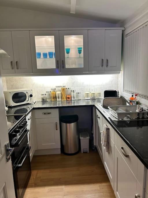 One Bedroom Bungalow Loanhead, Midlothian, Nr Edinburgh - B&B Loanhead