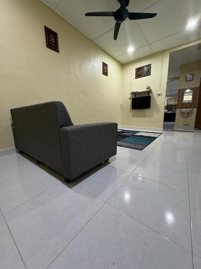 Homestay Ahmad & Siti - Bed and Breakfast