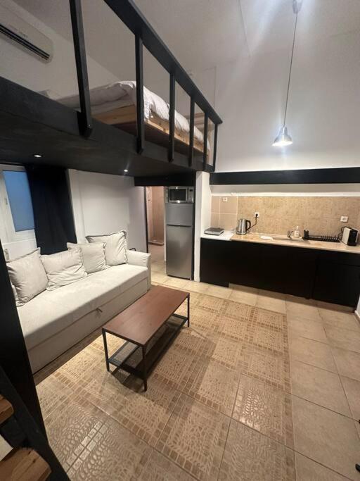 Carmel Market studio - B&B