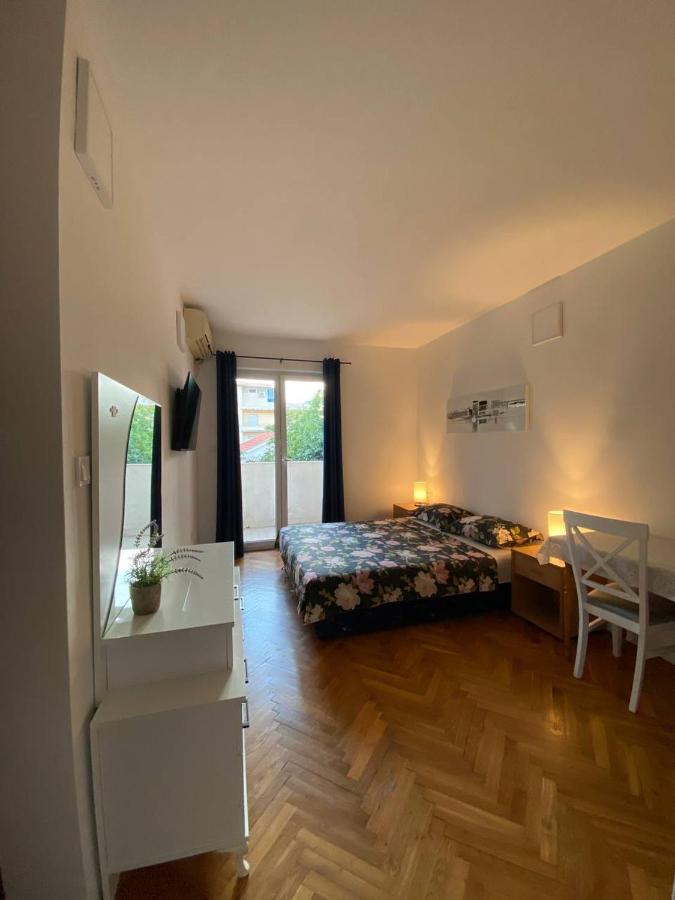 One-Bedroom Apartment with Balcony