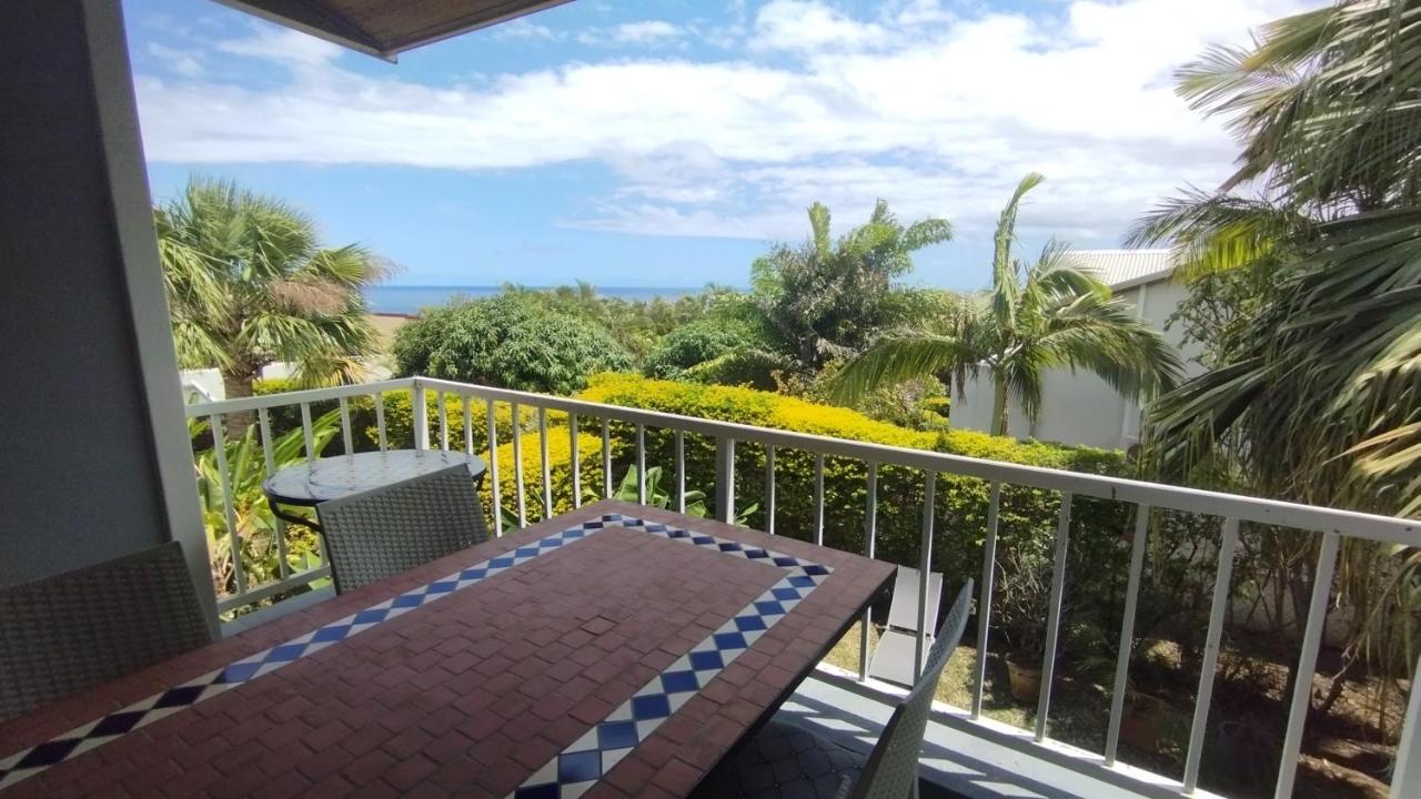 F2 Résidence Oasis Terre Rouge à Saint Pierre - B&B