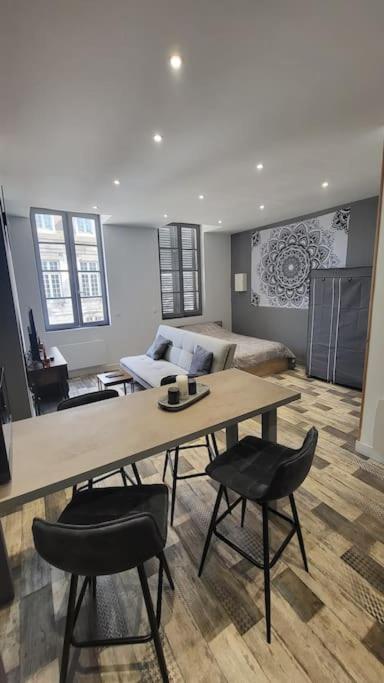 Studio coeur de ville historique - B&B