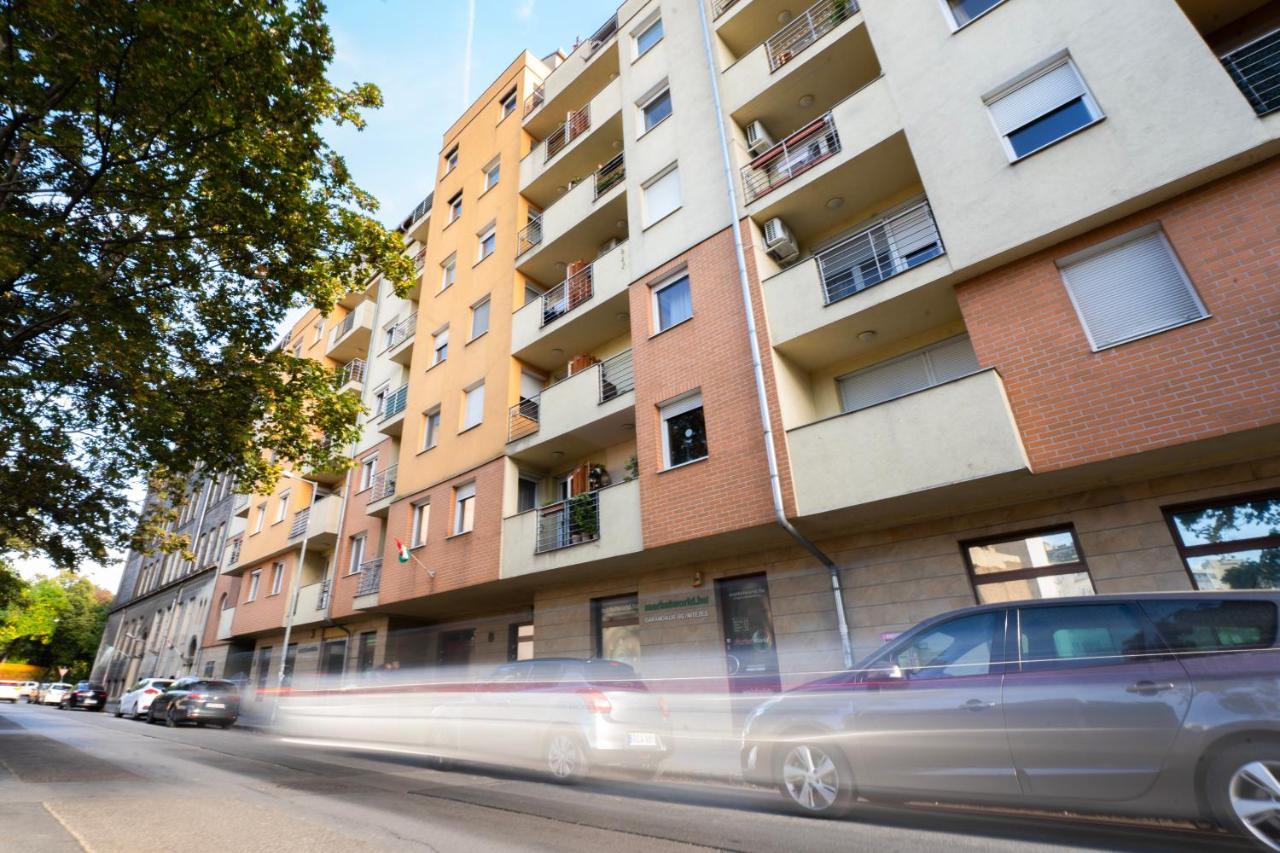 Carmen Center Apartment with AC and Teracce - B&B Budapest