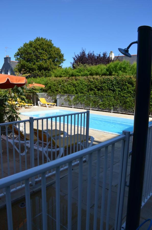 Studio cabine face piscine - B&B