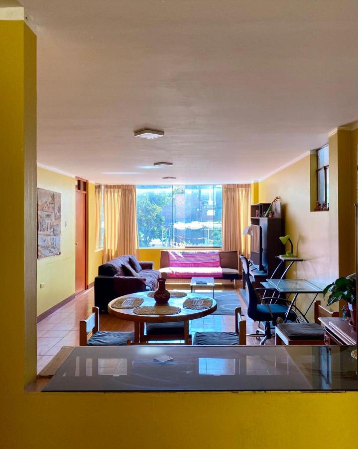 Departamento céntrico con terraza ideal para grupos - B&B Ayacucho