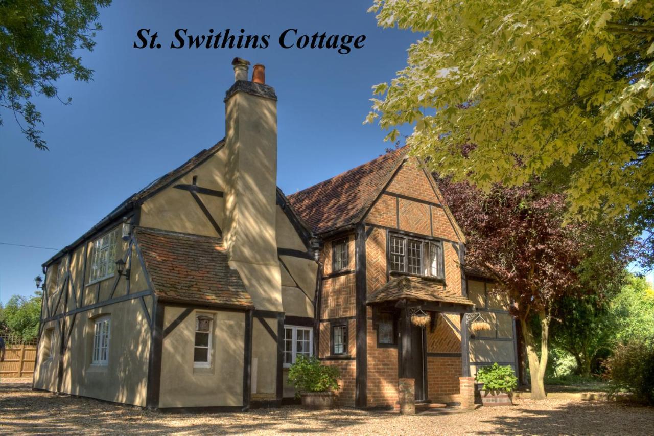 Huge Cottage for Sophisticated Hen Party and Large Groups - B&B