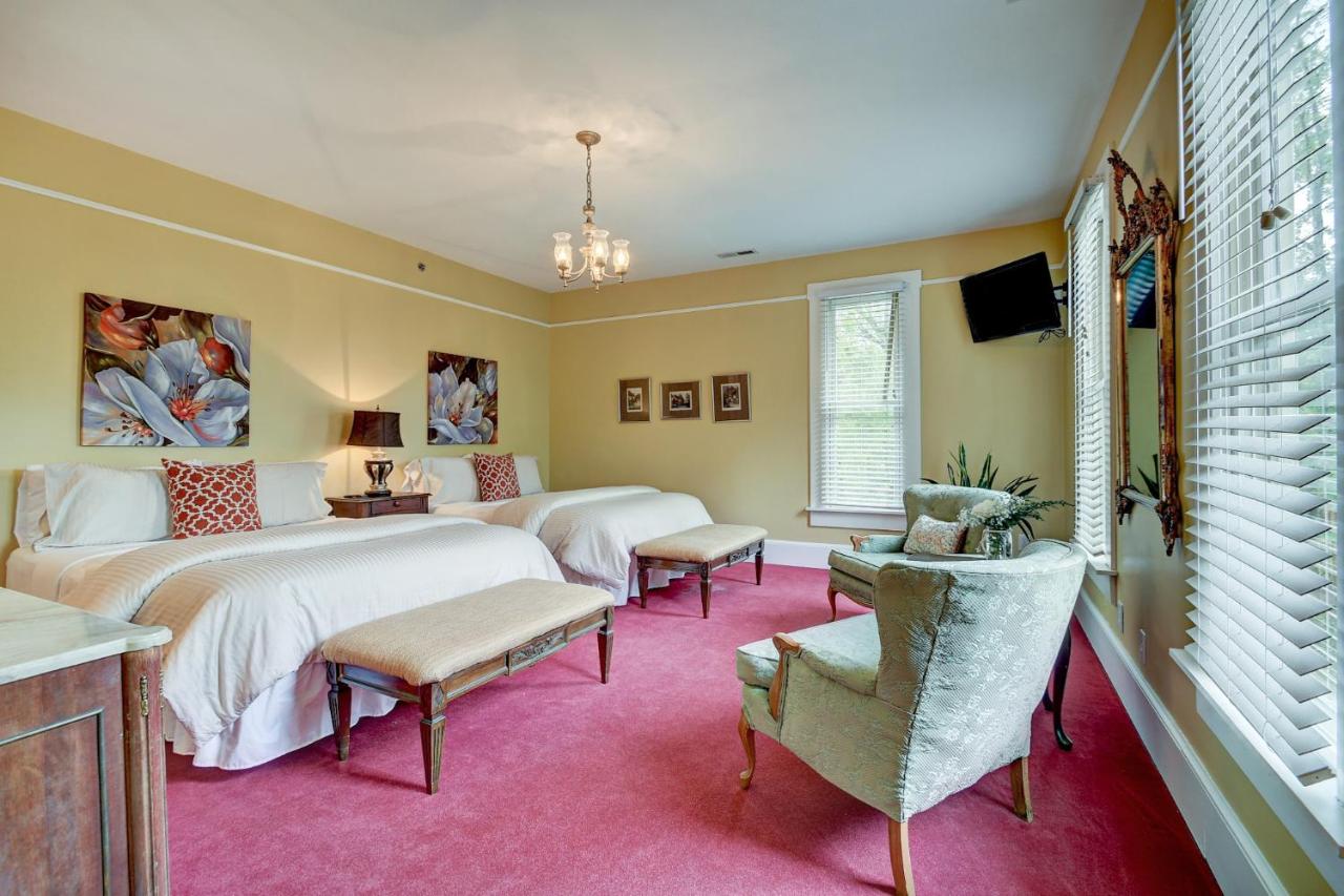 Queen Room with Two Queen Beds