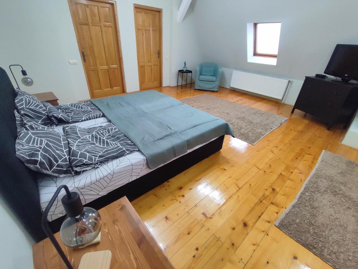 Cazare cu acces gratuit la zona de coworking place - B&B Sibiu