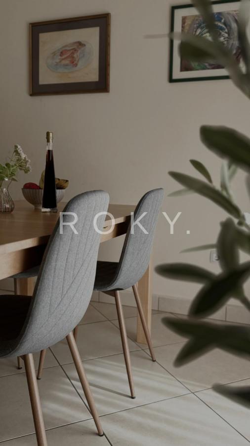 Apartment Roky - Ferienwohnung Povljana