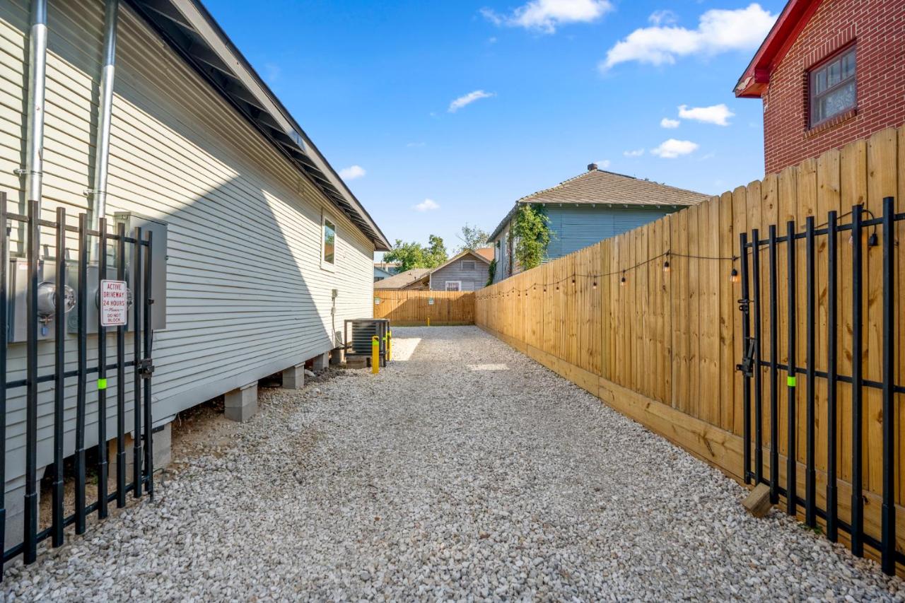 Htown eclectic funk vibe unit A - B&B Houston