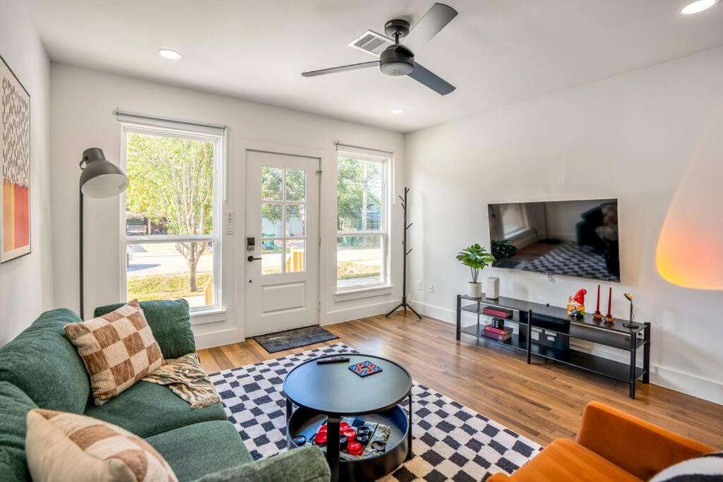 Htown Ecletic Funk Vibe Unit B - B&B Houston