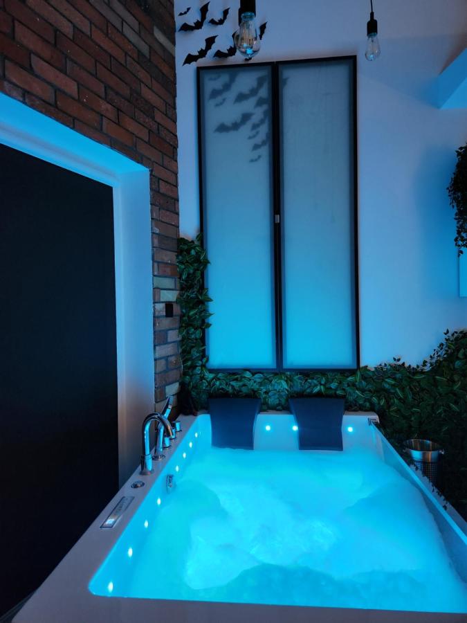 King Room with Spa Bath