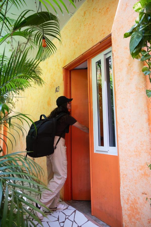 Macarena Hostel - Bed and Breakfast