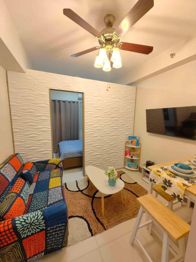 Casa Fama - Fame Residences Staycation - B&B Manila