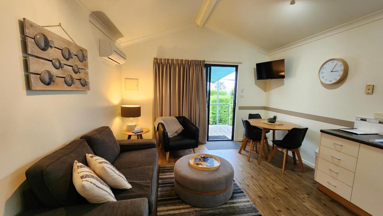 Apartment with Garden View