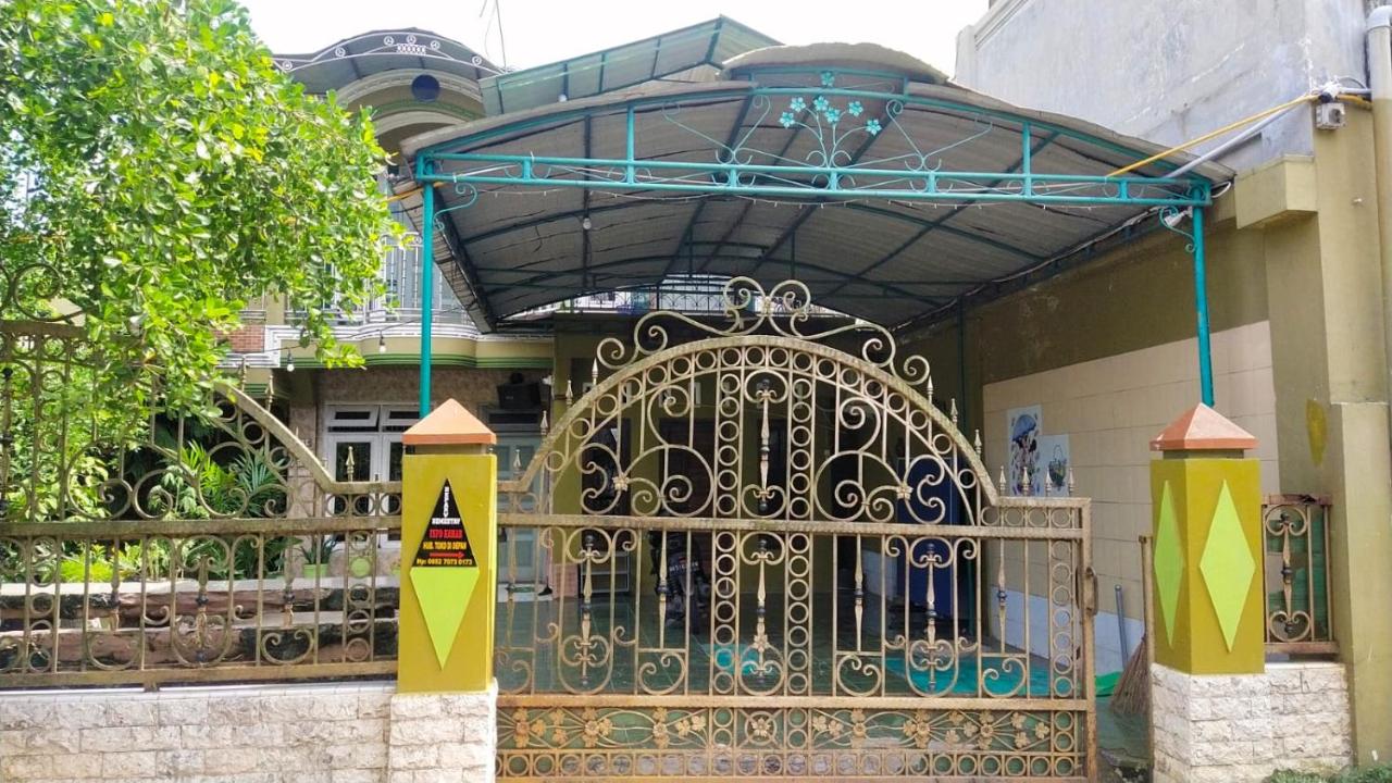 Depary Homestay 2 Binjai - B&B Binjai