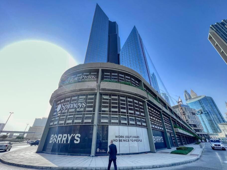 FIRST CLASS 1BR Luxurious DIFC Retreat - Bed and Breakfast Dubai