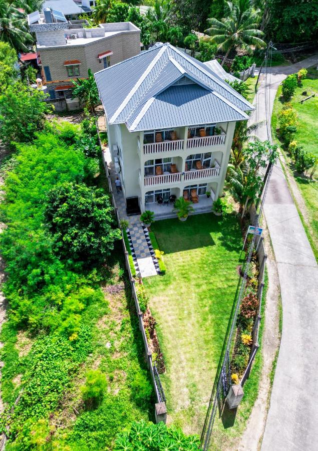 Farish Self Catering - Chambres d’hôtes Anse Volbert Village