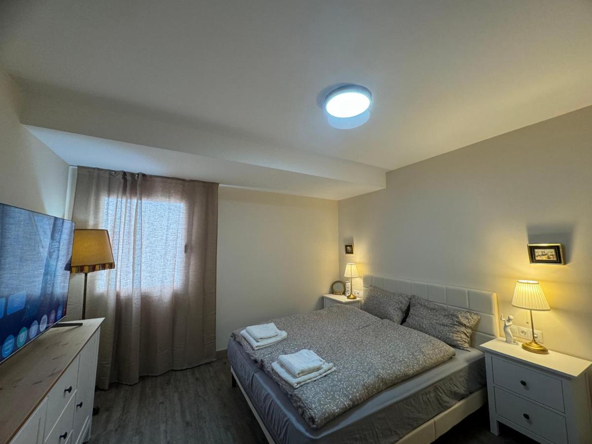 One-Bedroom Apartment with Balcony