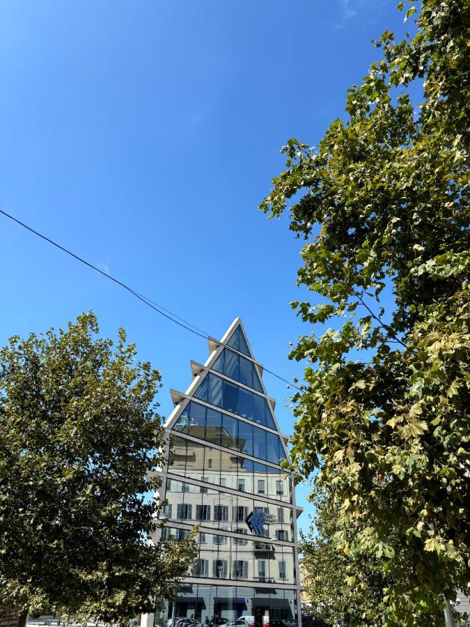 DUOMO Design Cube - 10 Minutes Walk From BRERA - B&B Milano
