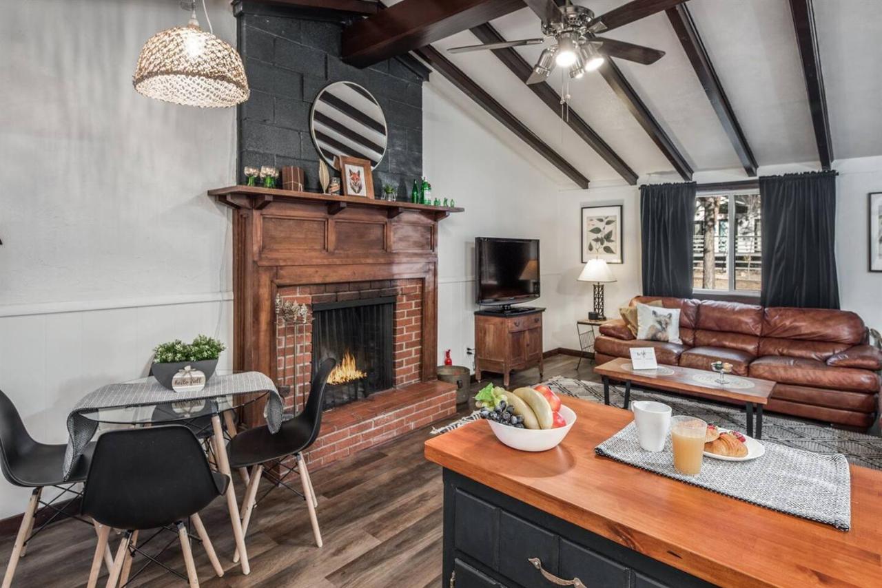 The Salty Fox-modern Vintage Cabin - Bed and Breakfast Ruidoso