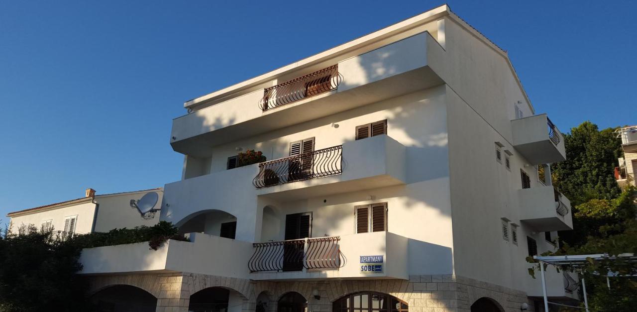 Apartments and Rooms Rogosic - Chambres d’hôtes