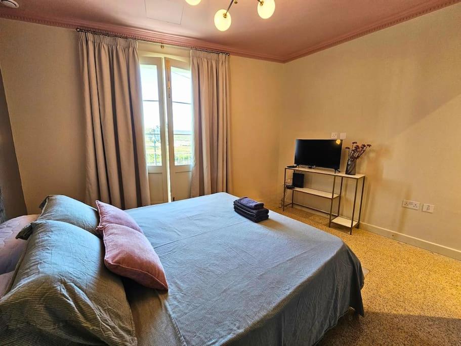 Scenic Views - A Stylish Getaway in Mgarr - B&B Mġarr