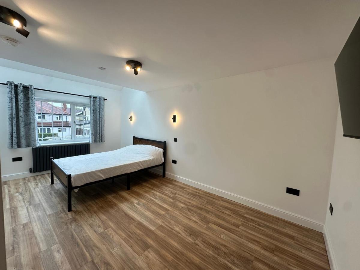 Roundhay Residences - Bed and Breakfast Marton