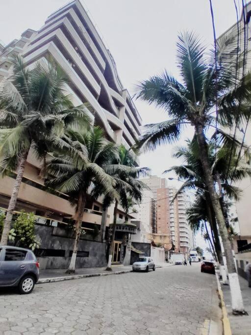 Apto 1 Dorm a 1 quadra da praia - B&B