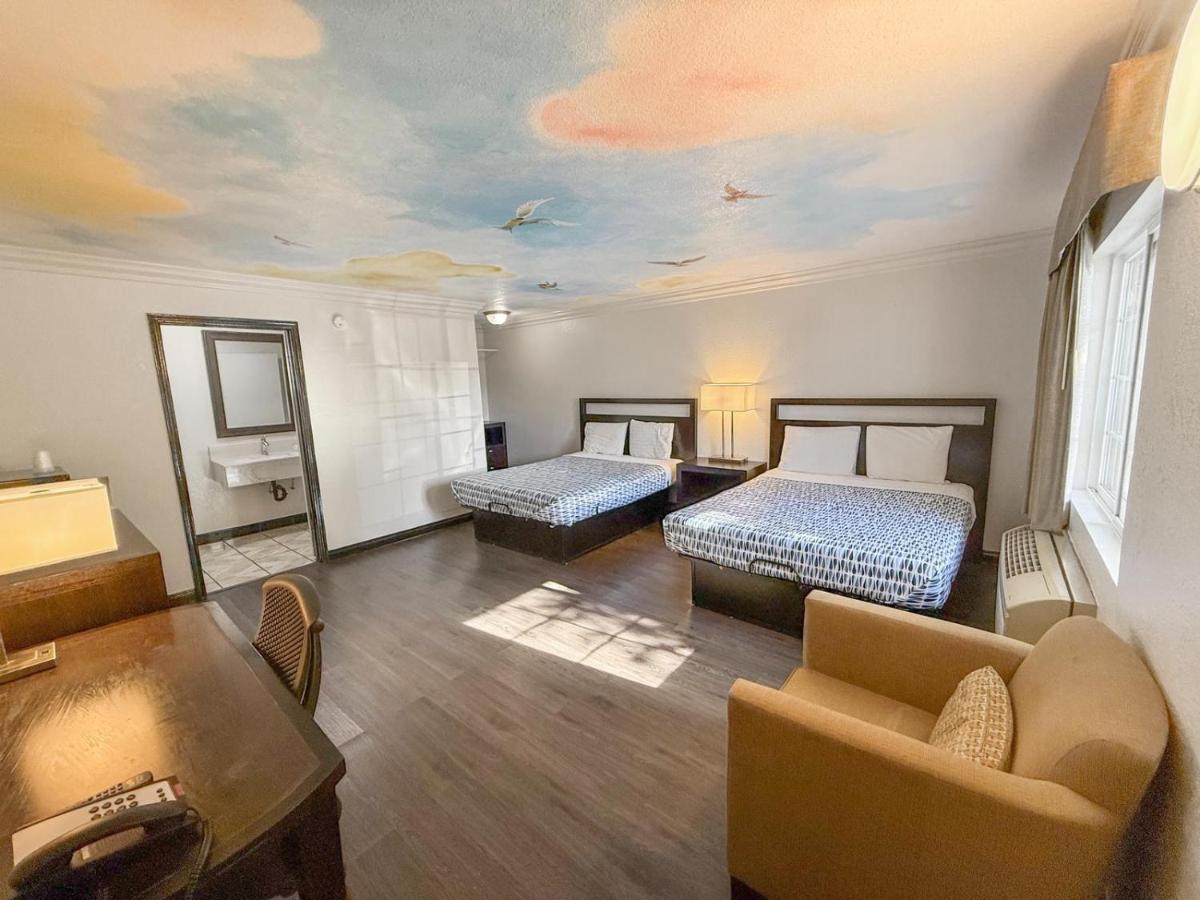 Queen Room