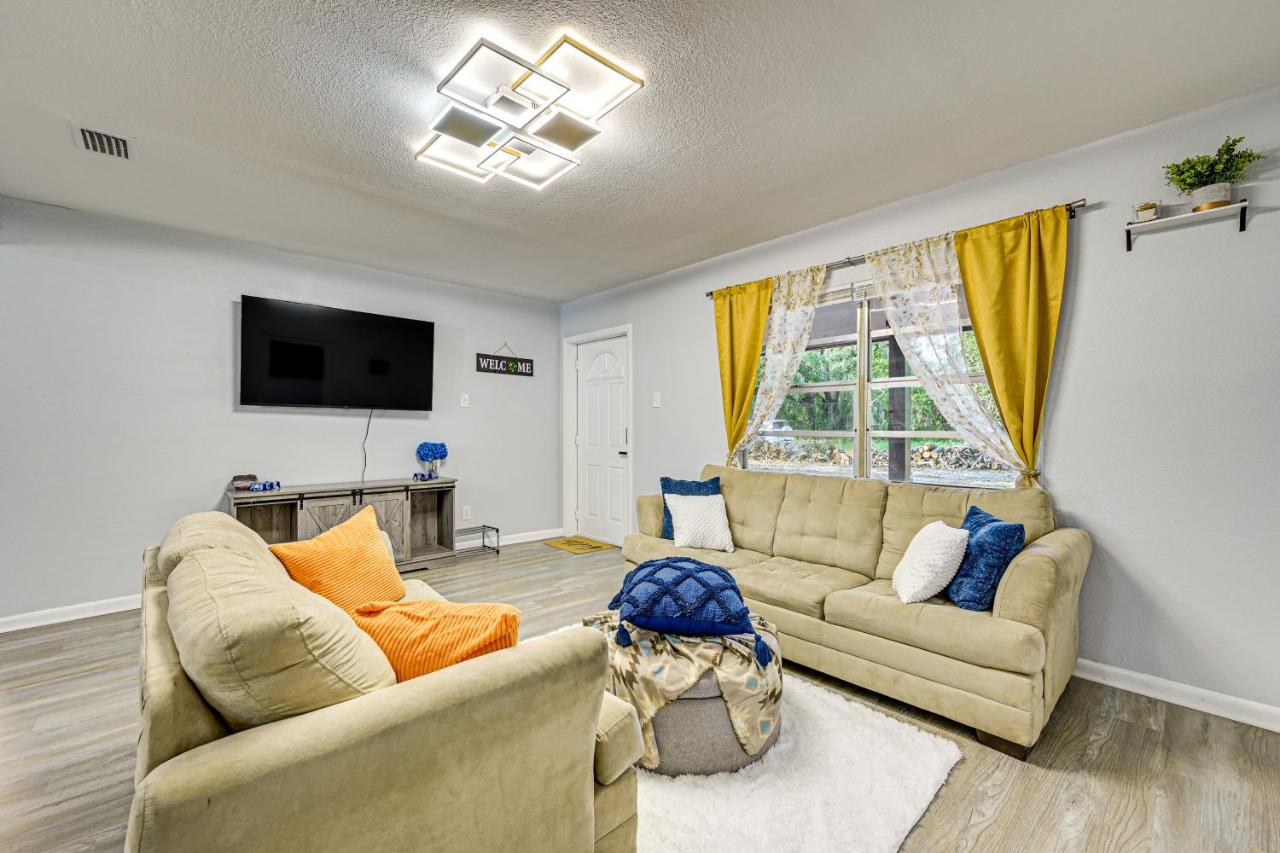 3 Mi to USF Chic Home with Yard in Tampa! - B&B