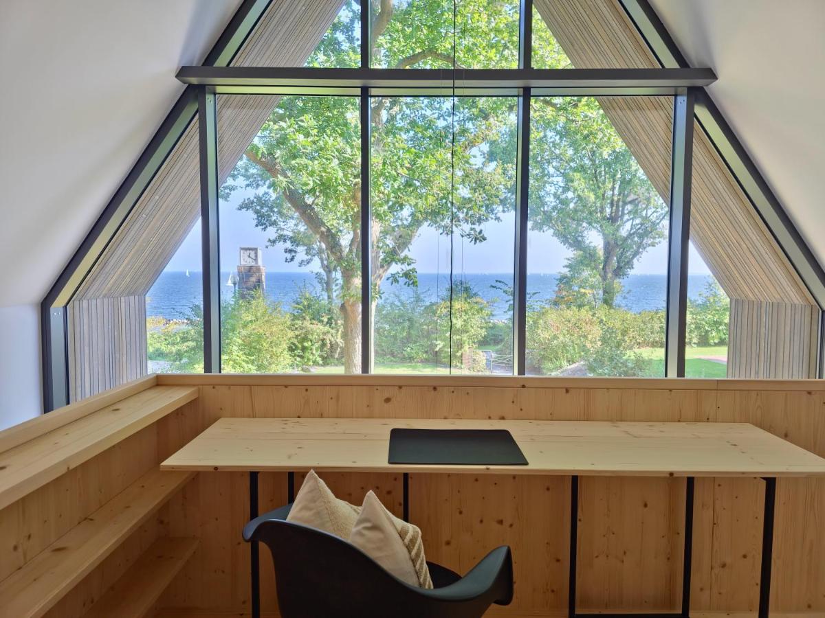 Architektenhaus Sturmvogel direkte Strandlage in Kiel - Ferienwohnung Kiel