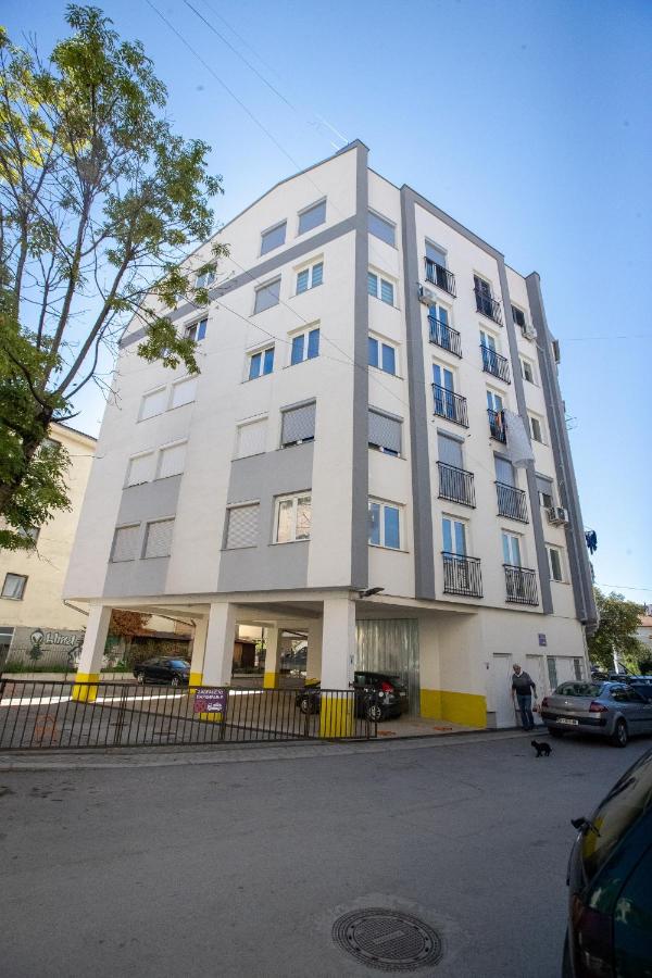 Balcony Free Parking City Center Apartment in Ohrid Near Lake - B&B