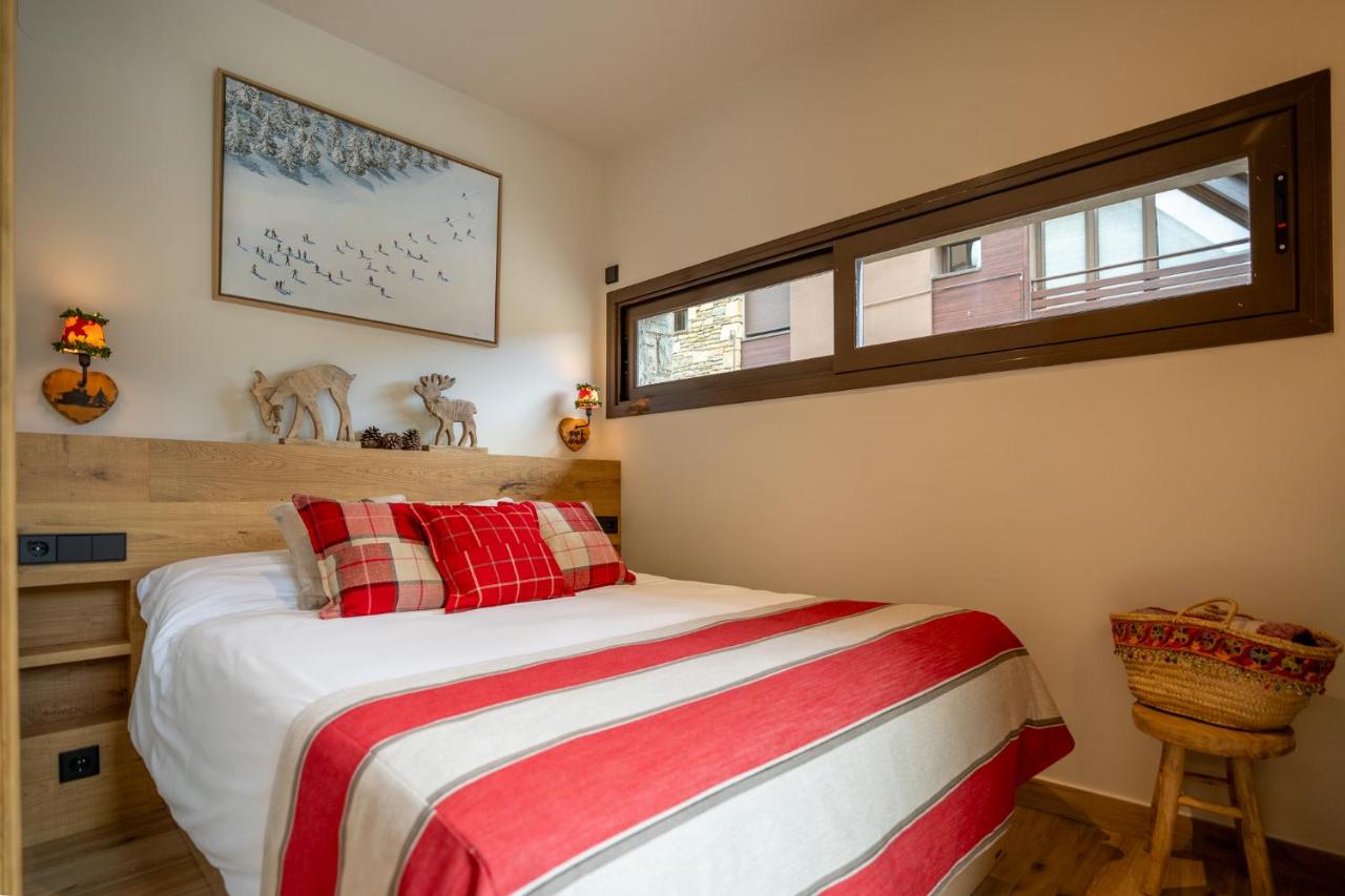 One-Bedroom Apartment with View