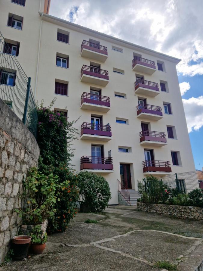 Appartement Ajaccio Climatisé 4 Personnes parking gratuit - Ferienwohnung