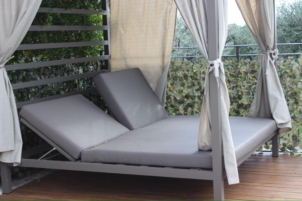 Casa Pergola 1 - Grande Appartamento per 6 ospiti - fronte piscina, parking - Chambres d'hôtes Bardolino