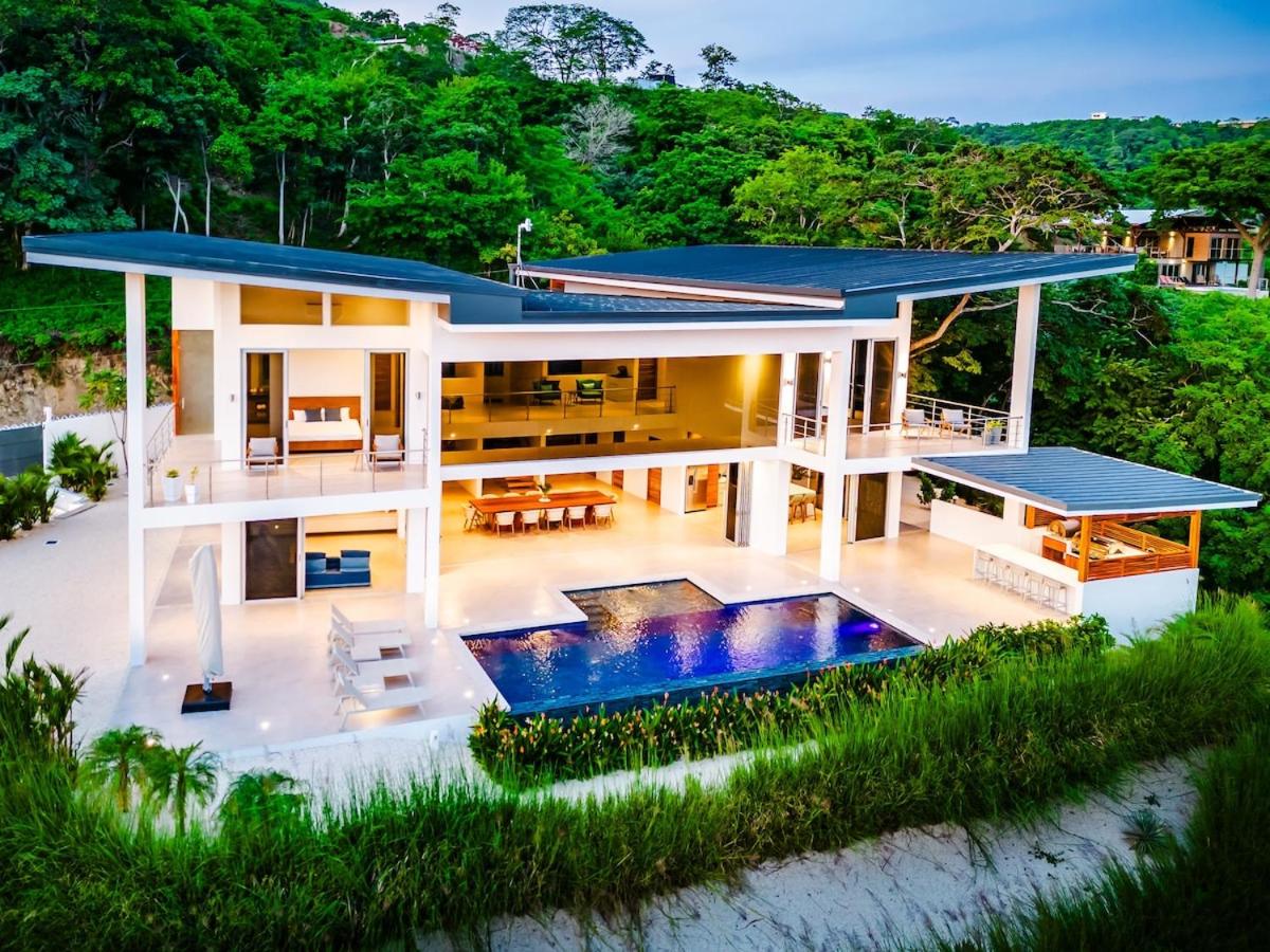 Modern Oceanview Villa w Infinity Edge Pool - B&B