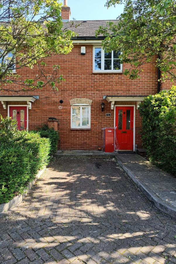 ExCeL Single Room - 5 min walk to ExCeL & Elizabeth Line - Bed and Breakfast Londen