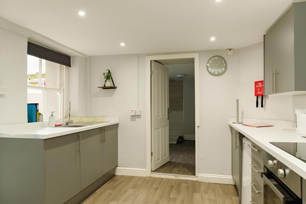 Seaside Charm 1BR Coastal Retreat in Wales - B&B Llandudno